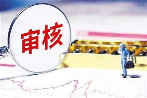 家具行业经历了快速成长期和成熟期两个阶段,市场的需求也不断变化。在这个阶段,各大家具企业往往都会出现不同的经营状况和营销策略。消费者有个性消费需求已经开始释放,家具企业也正处于产品成熟期。对于市场消费者以及销售人员来说,家具企业能否实现预期的销售目标、利润目标,取决于市场消费者需求是否被满足。这就要求我们必须对家具产品进行深度研发并掌握其相关技术特性(消费者需求及企业现有产品特性)以及营销策略(包括市场销售策略)并加以运用形成合力。